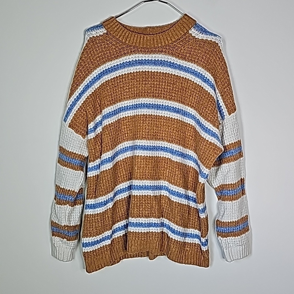 American Eagle small tan and white knitted crew neck sweater